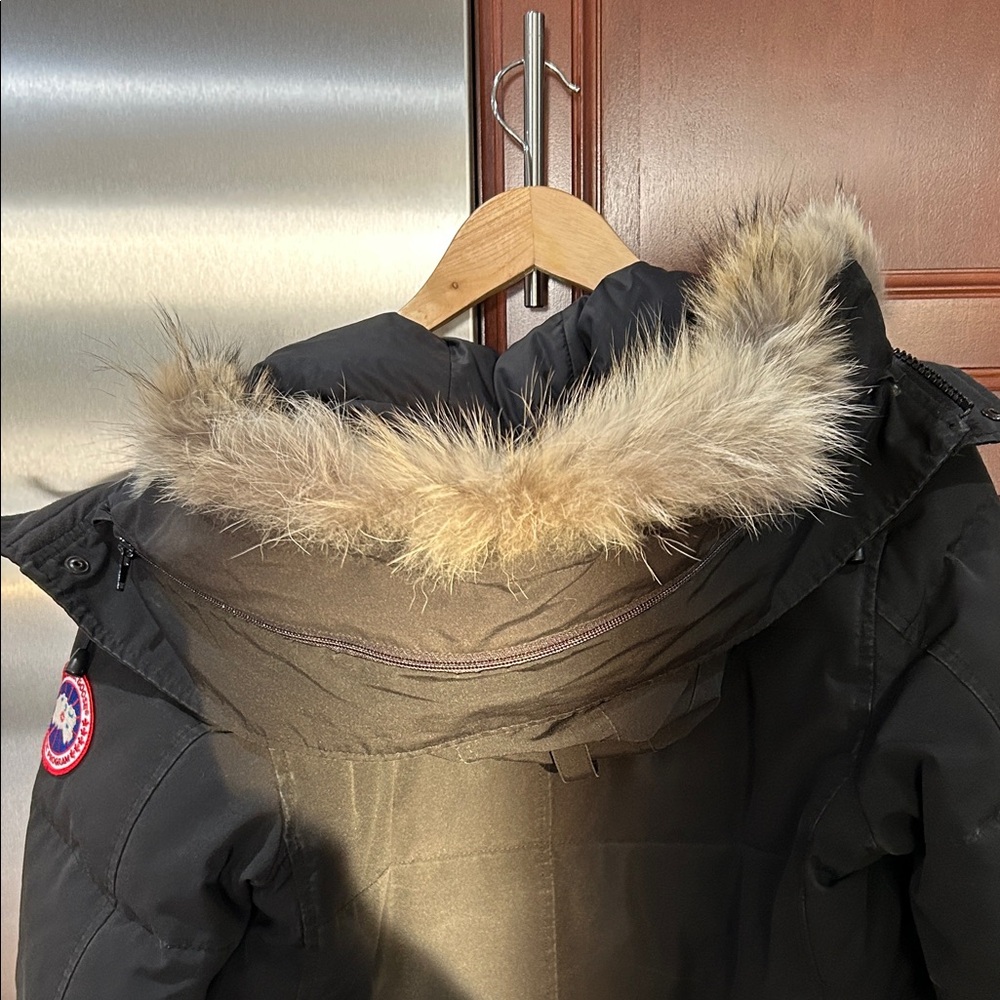 Canada Goose Black Hooded Puffer Coat- women’s - Picture 7 of 7